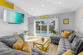 Luxurious Beach House, Private heated pool, Dedicated office, Mins walk to Beach & shops